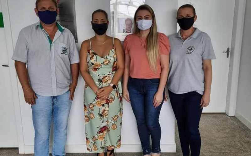 IMUNIZAÇÃO AOS PROFISSIONAIS DAS INSTITUIÇÕES HOSPITALARES DO MUNICÍPIO 
