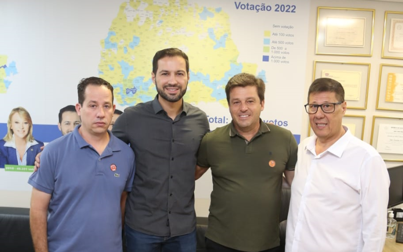 Prefeito de Pranchita cumpre agenda em Curitiba e reforça parcerias políticas