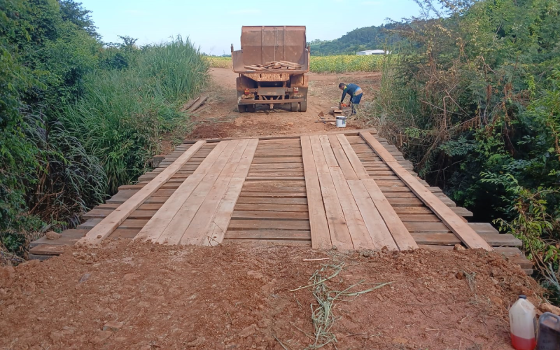 Secretaria de Obras e Urbanismo constrói nova ponte na comunidade da Linha São João