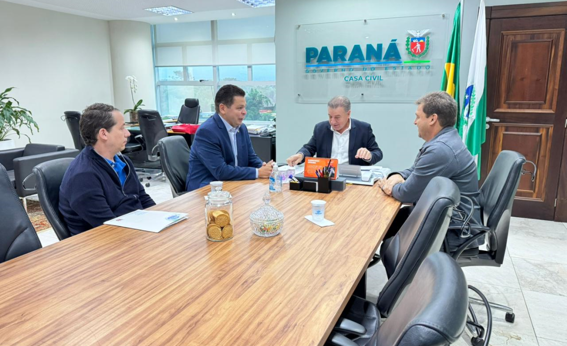 Prefeito Ronimar Sartor participa de reunião em Curitiba em busca de investimentos para Pranchi...