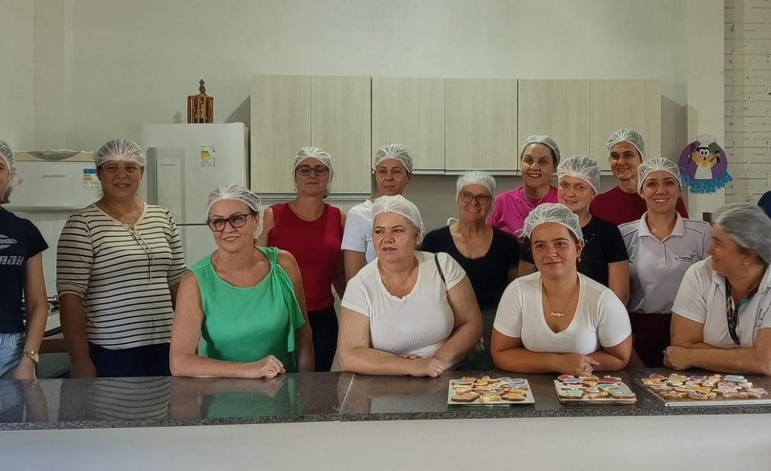 Assistência Social promove curso com a parceria do SEBRAE de biscoitos finos decorados