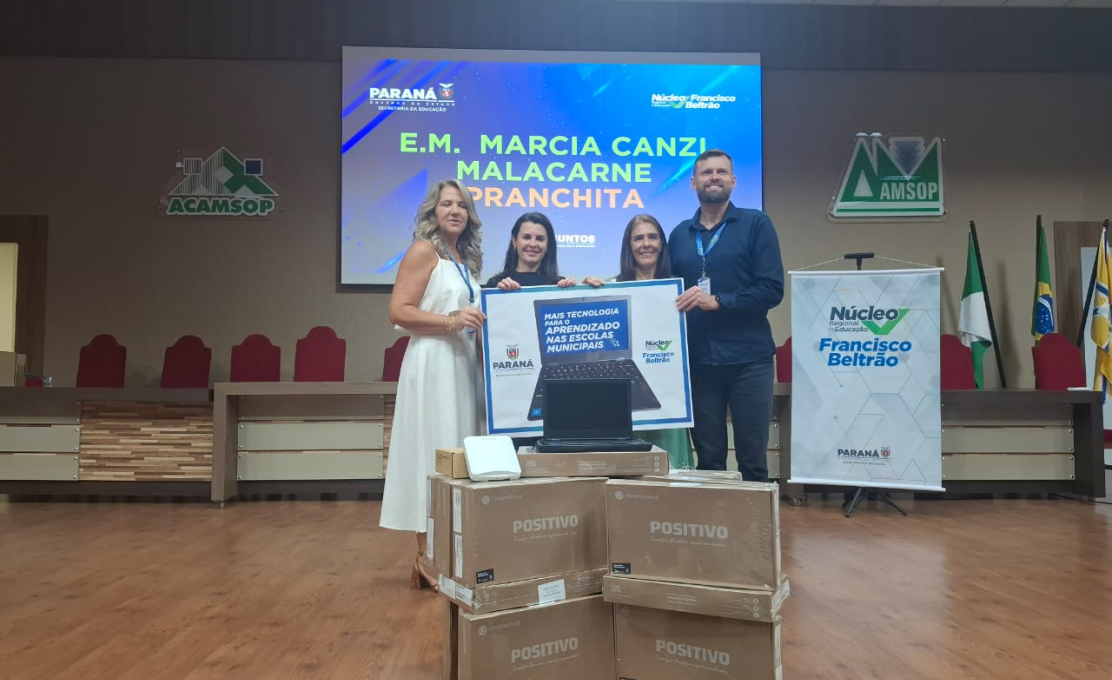 Secretária de Educação de Pranchita participa da entrega de kits tecnológicos do Programa Ed...