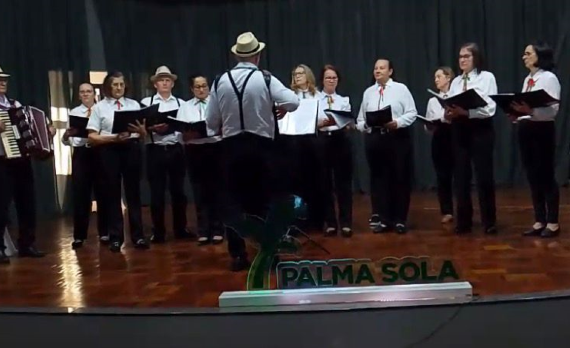 PRANCHITA PRESENTE EM PALMA SOLA COM O CORAL ITALIANO CONTENTE DE VÍVERE