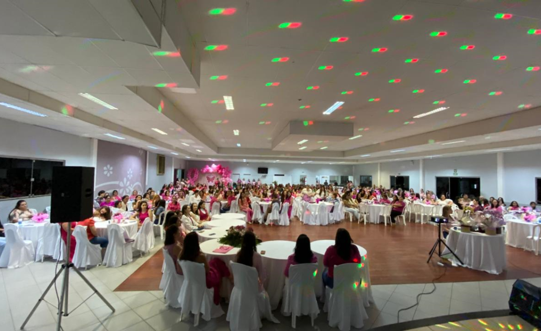Mais de 350 mulheres participam da Noite Outubro Rosa em Pranchita