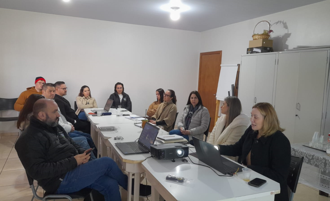 Administração Municipal inicia processo de modernização da legislação dos servidores públ...