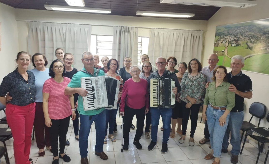 Grupo Contente de Vívere recebe visita especial da Senhora Aurélia Grandi