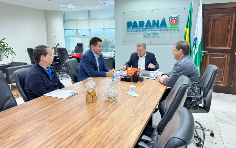 Prefeito Ronimar Sartor participa de reunião em Curitiba em busca de investimentos para Pranchita
