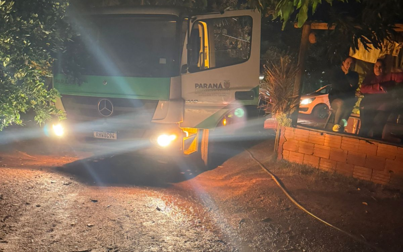 Incêndio destrói Garagem de residência durante a madrugada em Pranchita, nas proximidades da Copacol