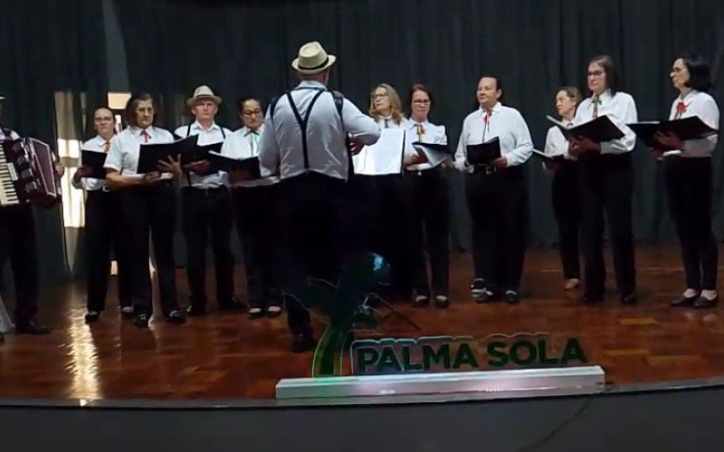 PRANCHITA PRESENTE EM PALMA SOLA COM O CORAL ITALIANO CONTENTE DE VÍVERE