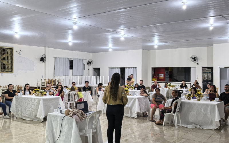 Agosto Dourado reúne gestantes, puérperas e mães em encontro sobre aleitamento materno em Pranchita