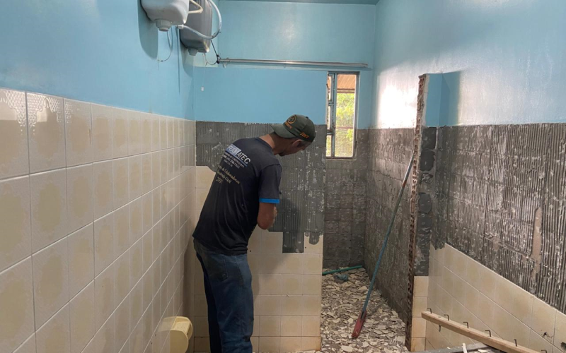 Secretaria de Educação, Esporte e Cultura realiza reforma dos banheiros no CMEI Emília Zaleski Furlan