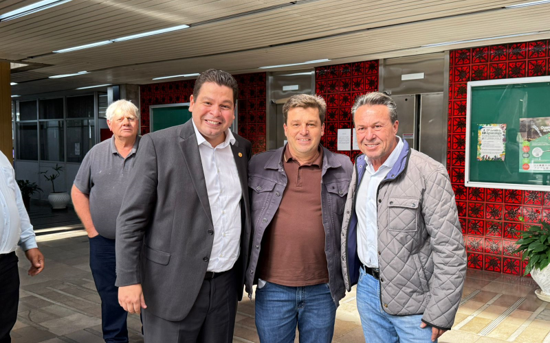 Importante reunião na SEAB em Curitiba reúne autoridades e traz grandes conquistas para Pranchita