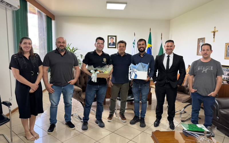 Administração Municipal de Pranchita recebe novo delegado da 58ª DRP em reunião no gabinete